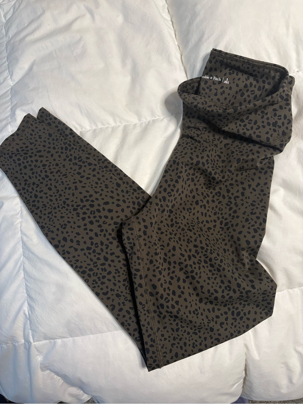 Abercrombie & Fitch Olive Green Leopard-Print Leggings